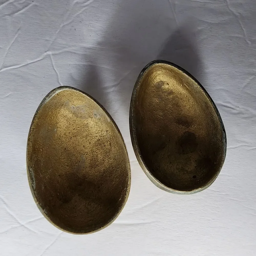 Vintage Brass Pelican Egg trinket box Accessories Midcentury modern Hollywood RE